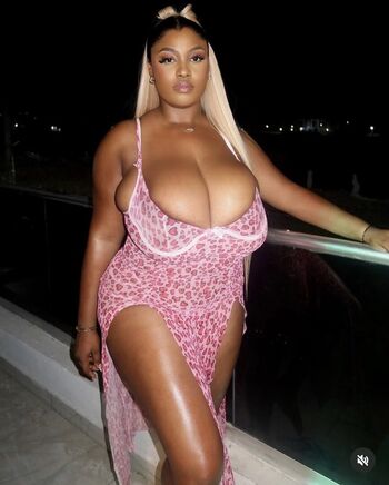 Full leaked Karachika private photo