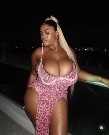 Full leaked Karachika private photo