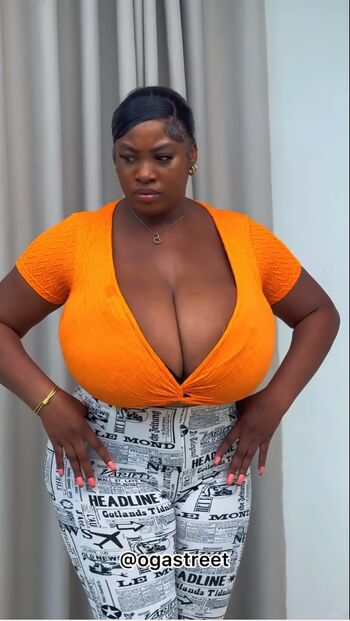 Full leaked Karachika private photo