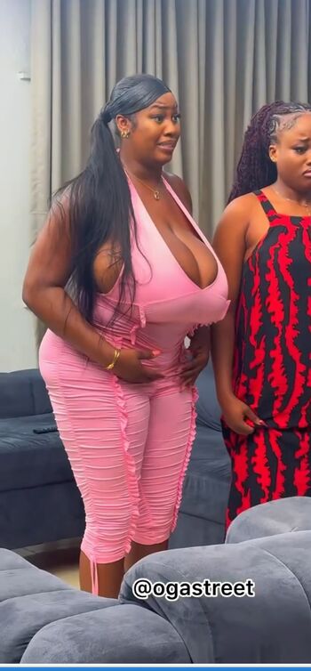 Full leaked Karachika private photo