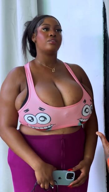 Full leaked Karachika private photo