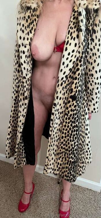 Full leaked Karine la coquine page private photo