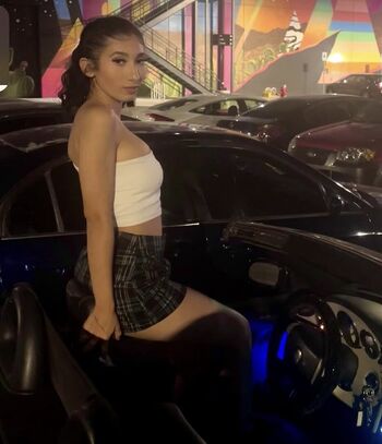 Full leaked Karolyn page private photo