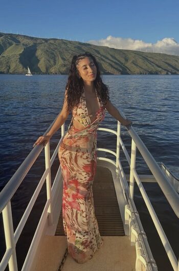 Full leaked Karolyn private photo