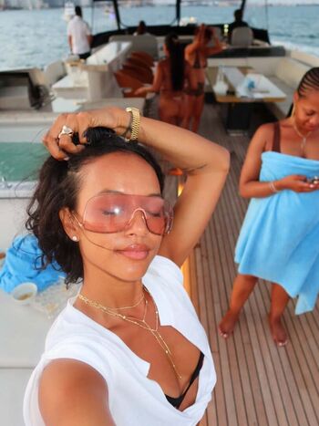 Full leaked Karrueche private photo