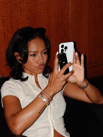 Full leaked Karrueche private photo