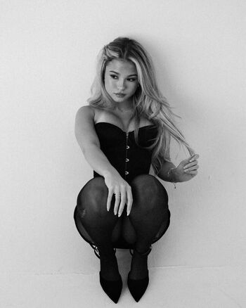 Katalina Cartmel / Katalinacarttmel / Katcartmel