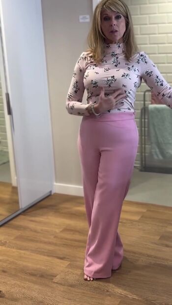 Full leaked Kate garraway page private photo