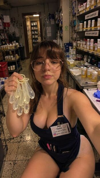 Full leaked Katie elizzy bugs page private photo