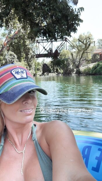 Full leaked Katiemarieliving private photo