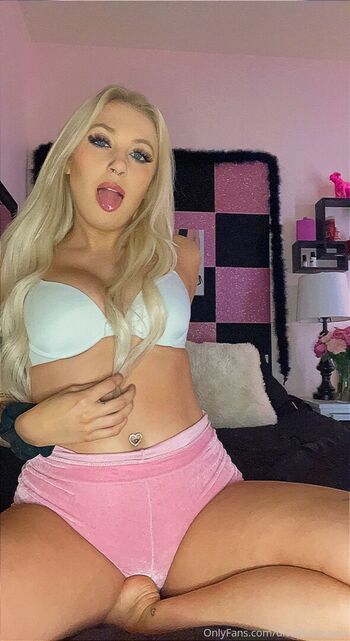 katiewarren18