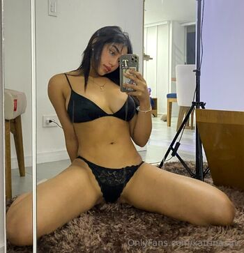 Full leaked Katrinasav private photo