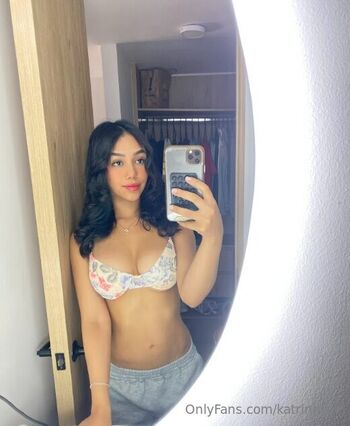 Full leaked Katrinasav private photo