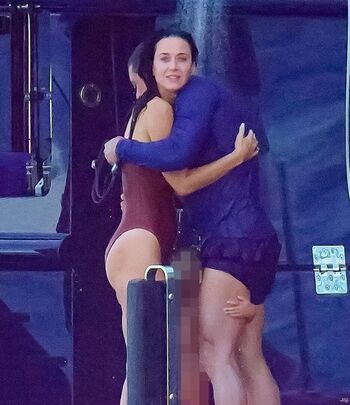 Full leaked Katy perry private photo