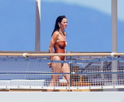 Full leaked Katy perry private photo