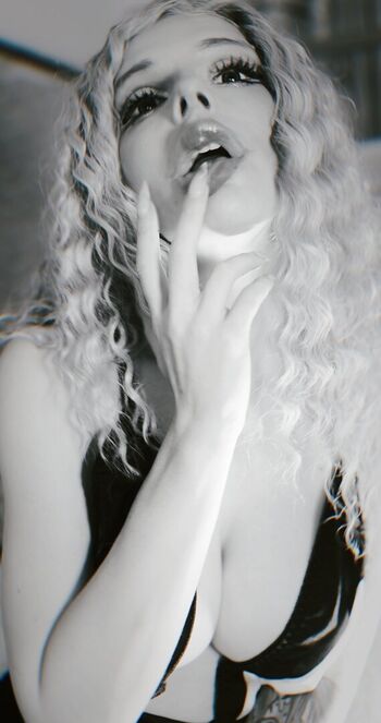 Full leaked Katyuska moonfox  page private photo