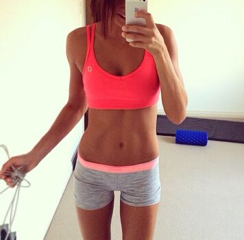 Full leaked Kayla itsines private photo