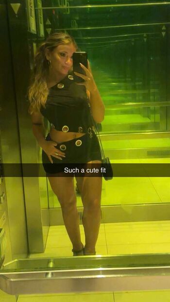 Kayla Manousselis / kaylamanousselis