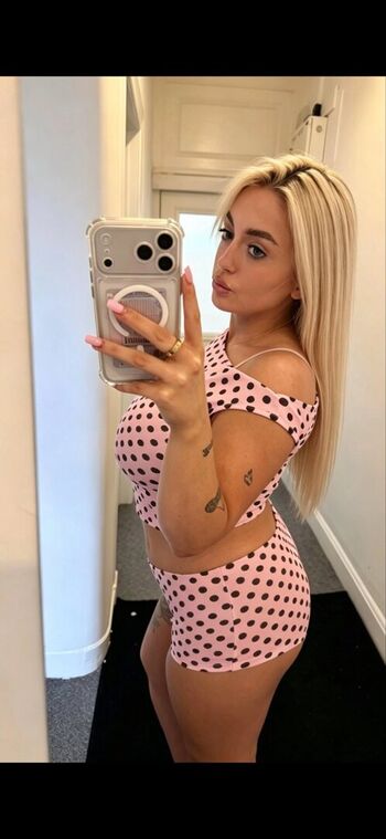 Full leaked Kayleighdeane private photo