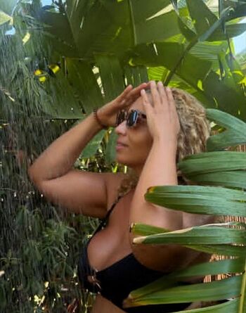 Full leaked Kayna samet private photo
