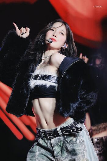 Kazuha Nakamura 中村 一葉