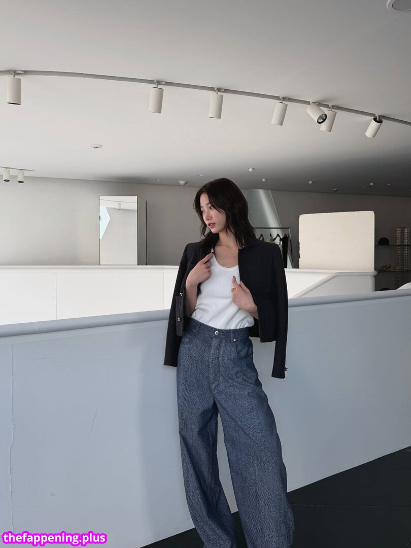 Kazuha Nakamura 中村 一葉