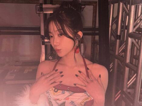 Kazuha Nakamura 中村 一葉 | LESSERAFIM