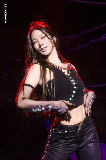 Kazuha Nakamura 中村 一葉 | LESSERAFIM