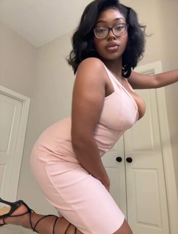 Full leaked Kcurieuse private photo