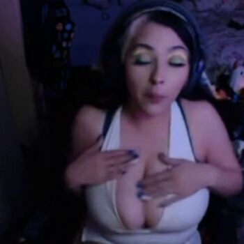 Full leaked Kellaaye private photo