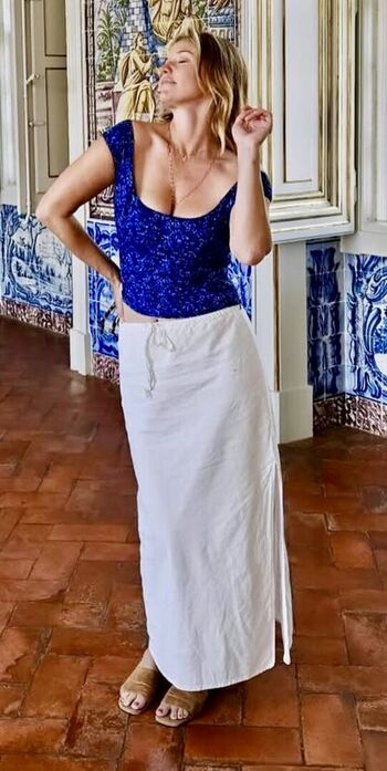 Full leaked Kelli garner private photo
