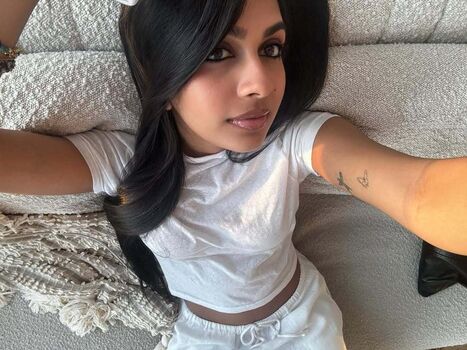 Full leaked Kelliexny private photo