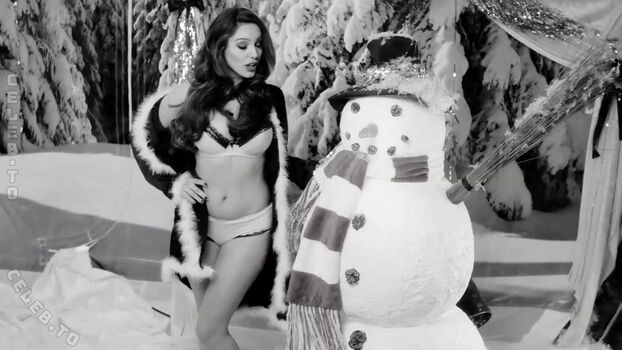Full leaked Kelly brook page private photo