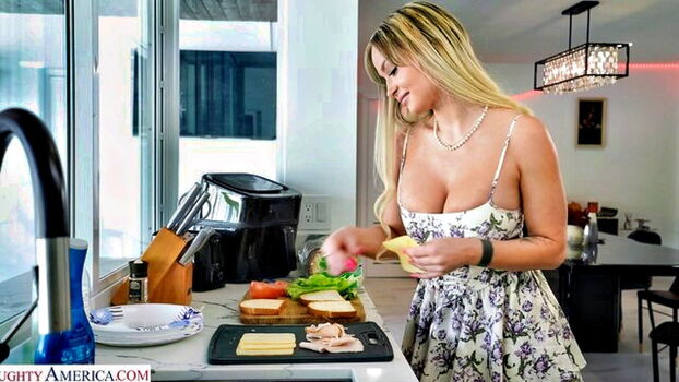 Full leaked Kellywaffle private photo