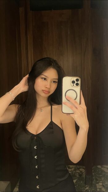 Full leaked Kelxee private photo