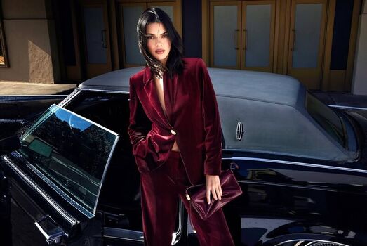 Full leaked Kendall jenner page private photo