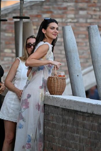 Full leaked Kendall jenner private photo