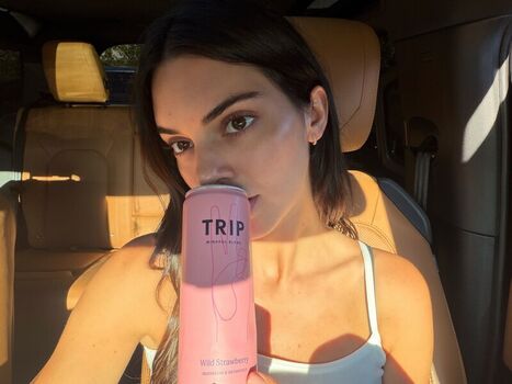 Full leaked Kendall jenner private photo