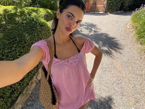 Full leaked Kendall jenner private photo