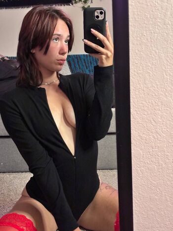 Full leaked Kennlilynn private photo
