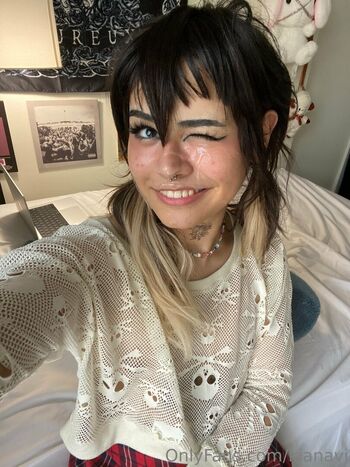 Full leaked Kianavi private photo