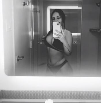Full leaked Kiersten private photo