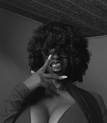 Full leaked Kikiolaola private photo