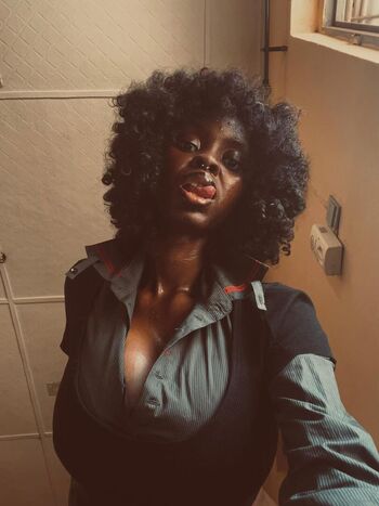 Full leaked Kikiolaola private photo