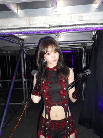 Kim Chaewon