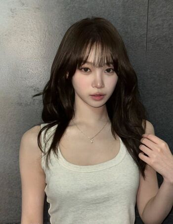 Full leaked Kim chaewon private photo
