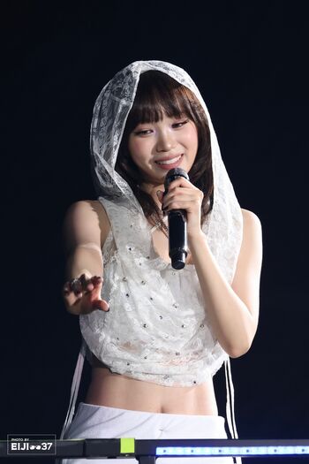 Kim Chaewon 김채원 [Le Sserafim]