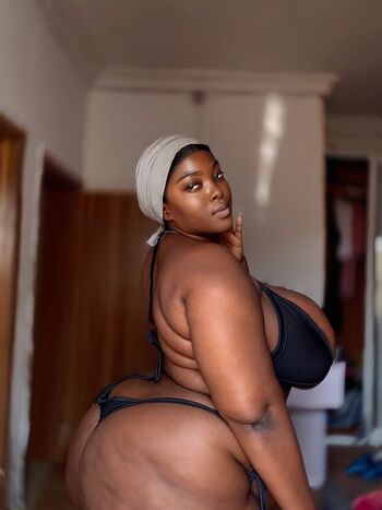 Full leaked Kinkchicoflagos private photo