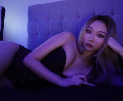 Full leaked Kkarenzeng private photo