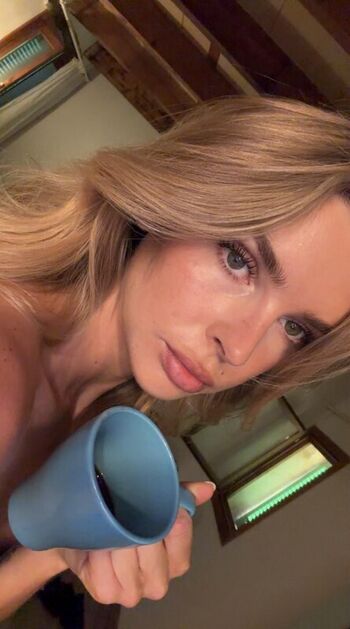 Full leaked Klarahellqvistt page private photo